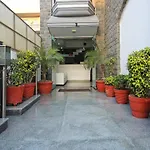 Hotel Windsor Castle Cyber City