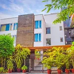 Octave Golfcourse Inn