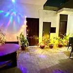 Spacious 3Bhk On Terrace With Jacuzzi Best For Parties Best For Parties