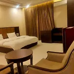 Loomstay Akshay Hotel