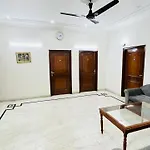 Hotel Starline Sector 28