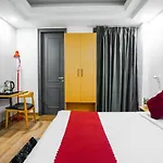 Saltstayz Express - Golf Course Road & Dlf Phase-1