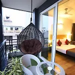 Bk Studio And Rooms Near Huda City Centre