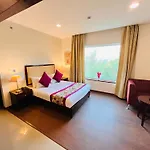 Corus Hotel & Banquets - Sector 14, Gurgaon Couple Friendly