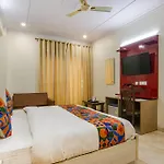 Homefort Stays - Sector 45 Near Cyber Park & Artemis Hospital