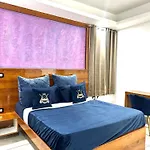 Private Floor With Hall And 5 Rooms For Parties