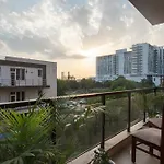 Serviced Apartment Near Medanta By Bedchambers
