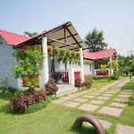 Achal Farm जंगल में मंगल