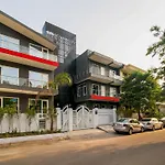 Super Townhouse Galleria Market Near Golf Course Road