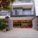 Haris Court- Cyber Hub
