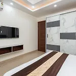 Saavi Hotel Sector- 45