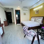 Hotel The Luxe 18 - Golf Course Road