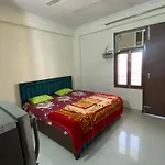 Cozy 2 Bhk Flat In Apartment