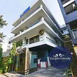 Fabhotel City Suits