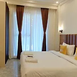 Lime Tree 1Bhk Service Apartment Near Artemis, Sector 52 Gurgaon