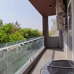 Lime Tree 1Bhk Service Apartment Near Artemis, Sector 52 Gurgaon
