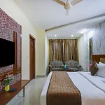 Fabhotel B Stays