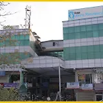 Hotel Queens Residency