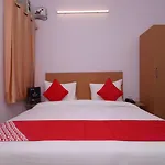 Oyo Flagship 14530 Sector 14 Harsh Villa