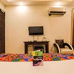 Fabhotel Daffodil Huda City Center