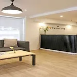 Oyo Townhouse 017 Huda City Center, Gurgaon