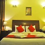 Oyo Rooms Sikanderpur Metro Station