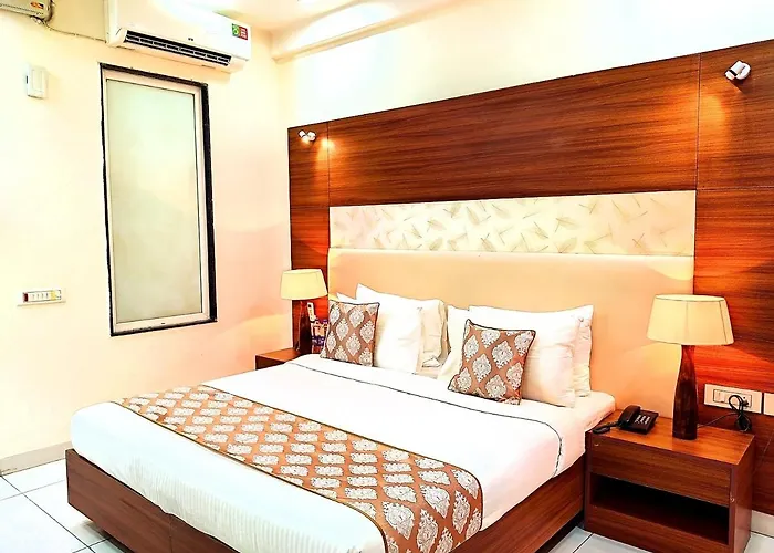 Hotel When In Gurgaon - Opposite To Artemis Hospital