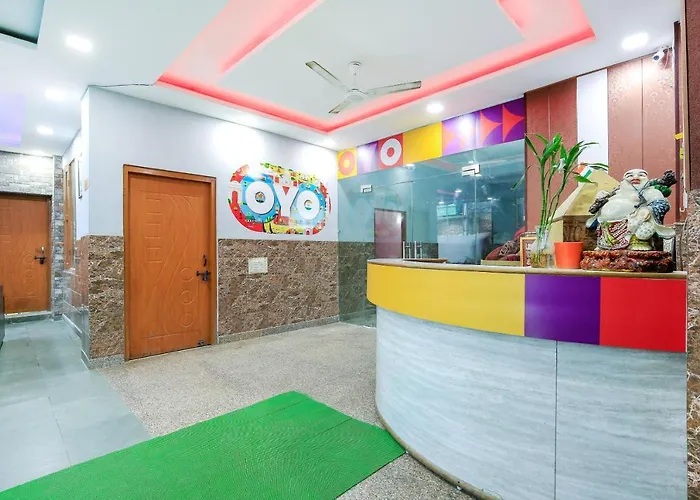 Oyo 28264 Chirag House