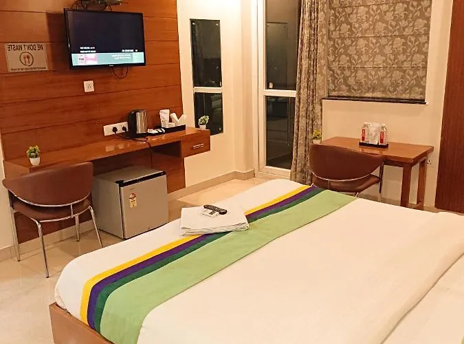 The Aroma Residency-Sector 47Corporate Family Friendly Gurugram City View
