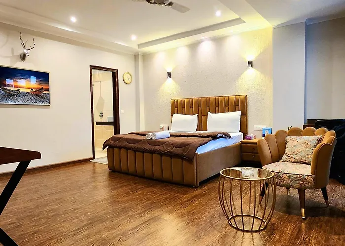 Hotel City Premier - Golf Course Road ,Gurgaon