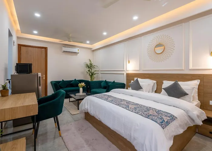 Elegent Studio On Golf Course Road @ Sterling