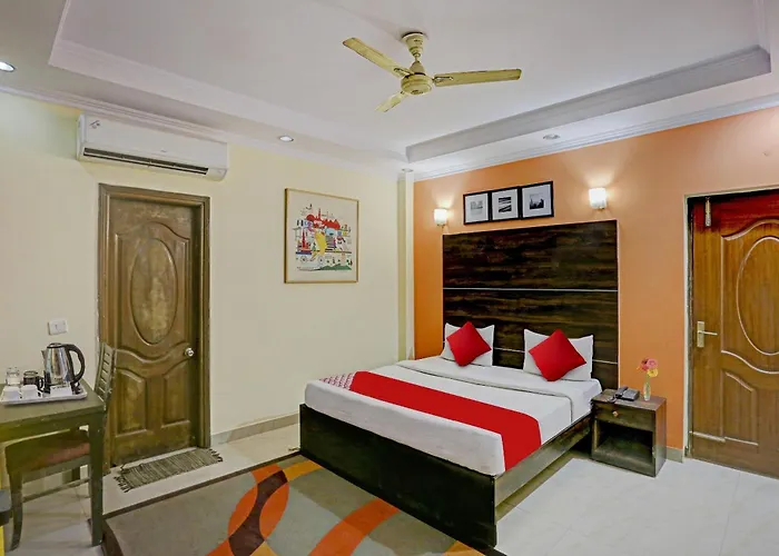 Collection O Ramjas Star Residency Near Appu Ghar