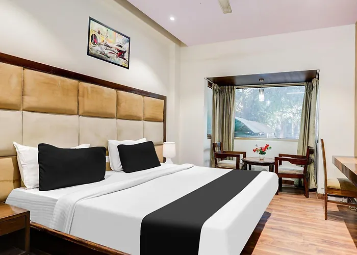 Super Townhouse Oak Sector 25 Gurgaon