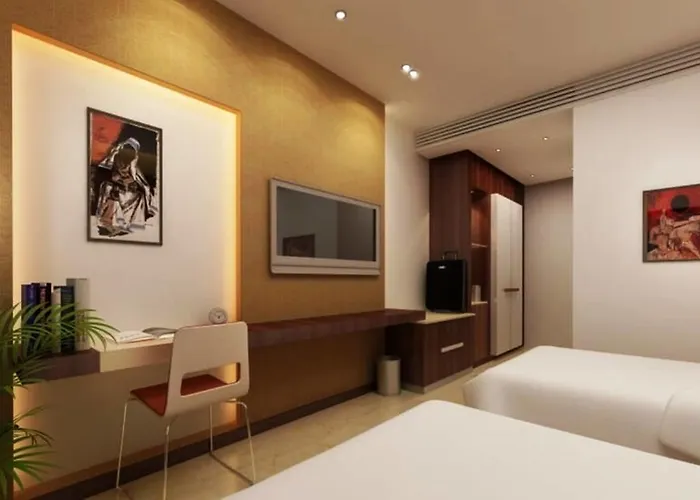 Hotel Vipul Grand