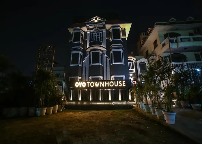 Oyo Townhouse 62 Cyber City