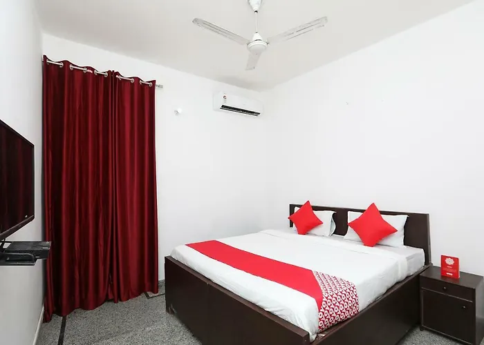 Oyo 36700 Moonlight Residency