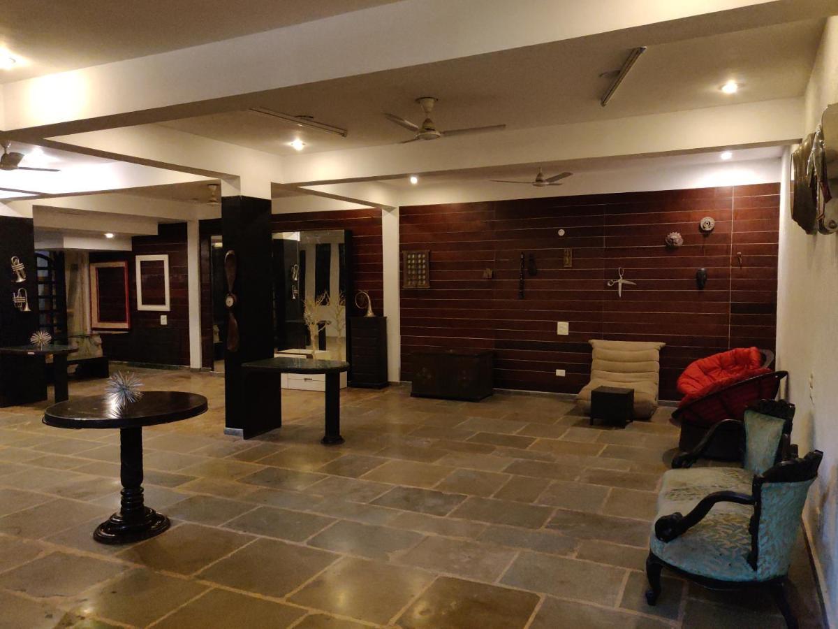 Hotel Aakritii Gurgaon