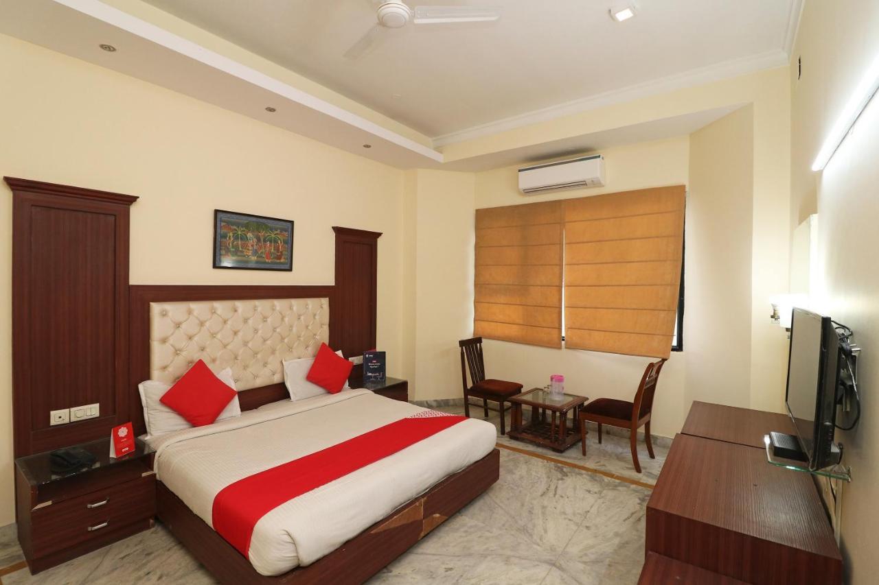 Oyo 26811 Moonlight Residency 3*