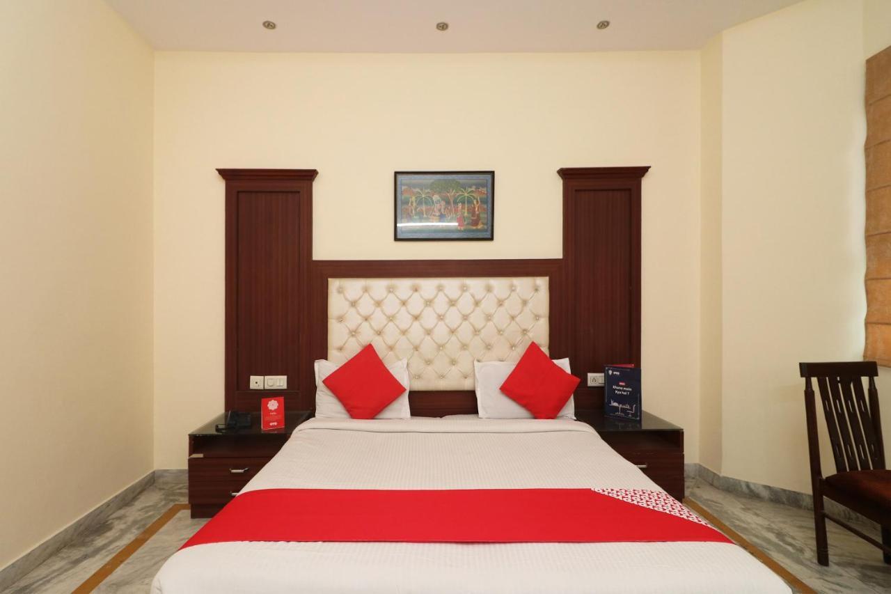Oyo 26811 Moonlight Residency 3*