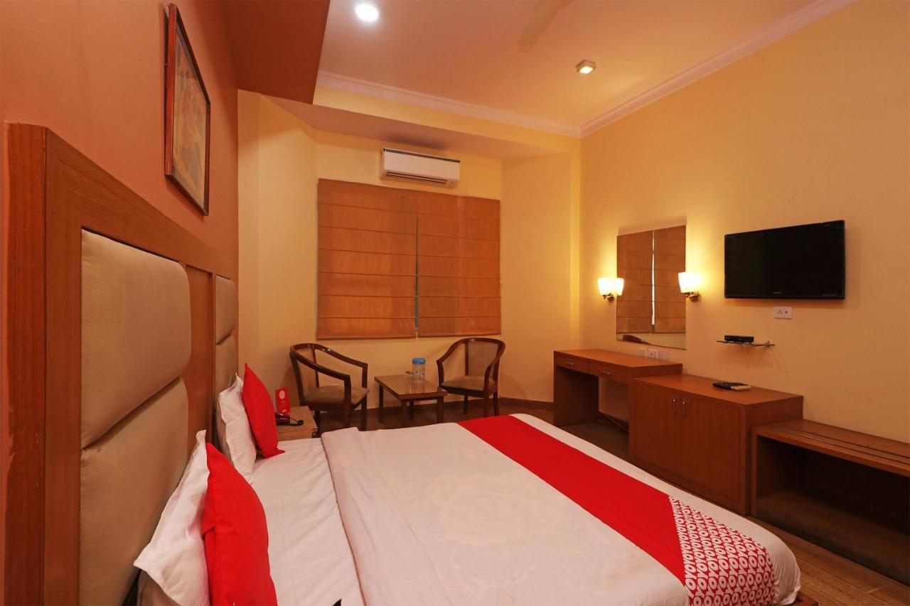 Hotel Oyo 26811 Moonlight Residency