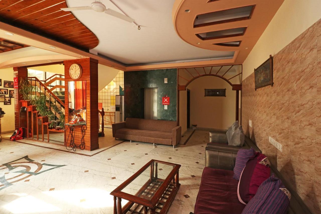Oyo 26811 Moonlight Residency 3*