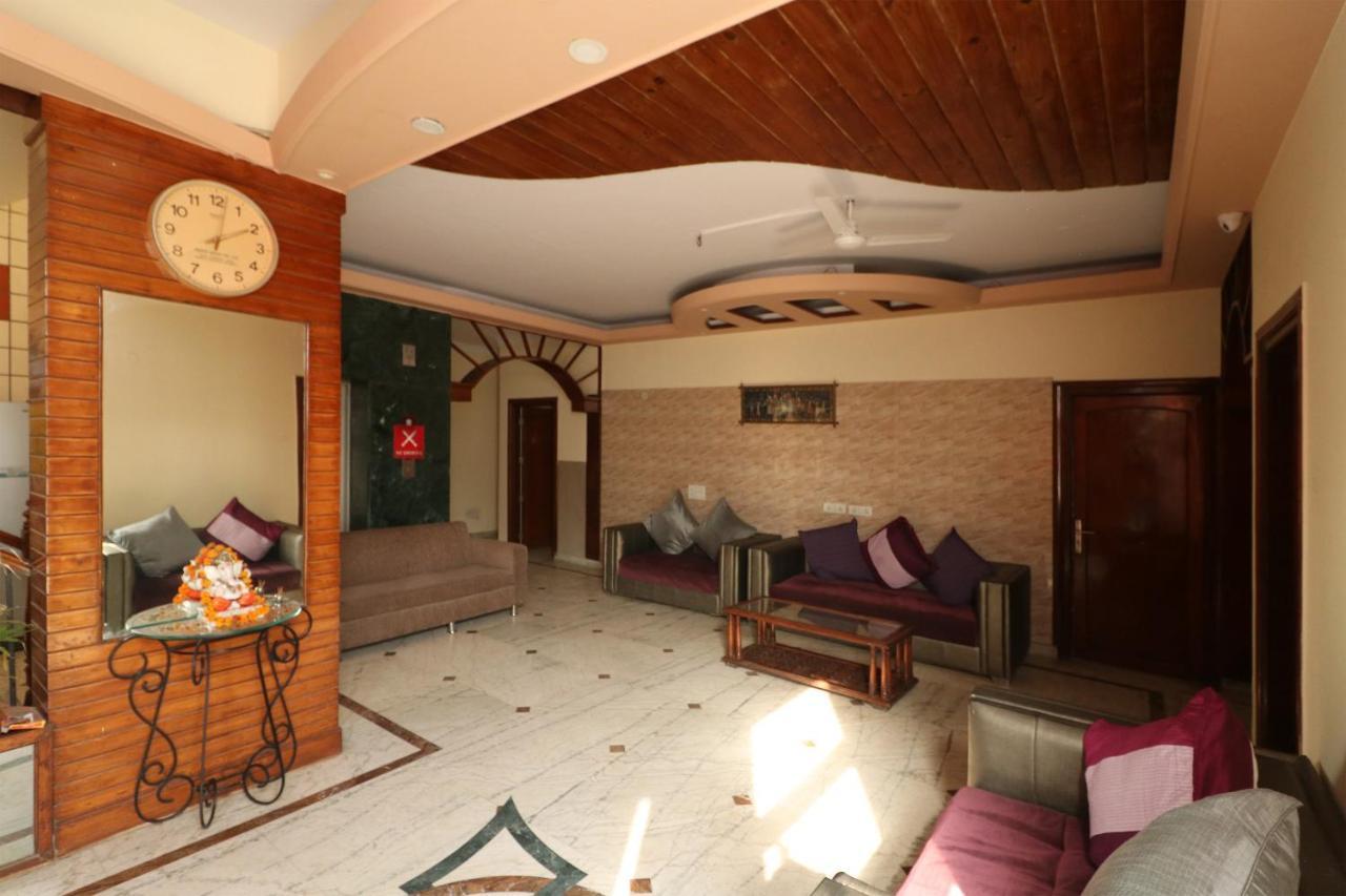 Oyo 26811 Moonlight Residency 3*