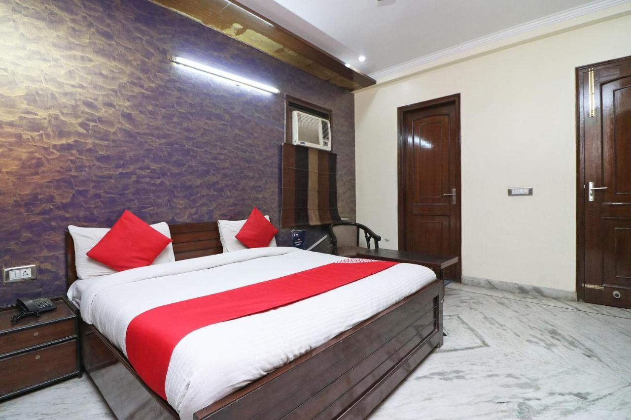 Oyo 15184 Dev Palace Hotel