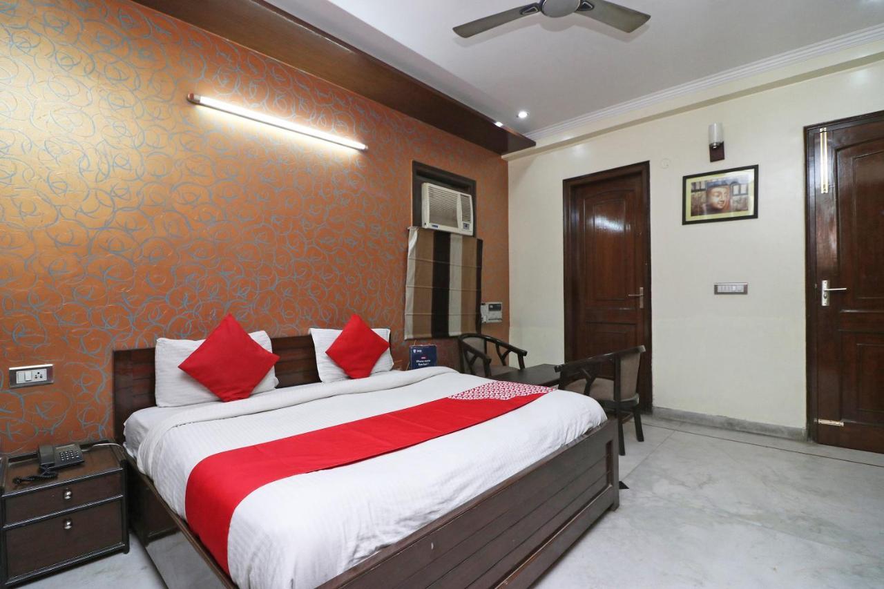 Oyo 15184 Dev Palace Hotel Gurgaon