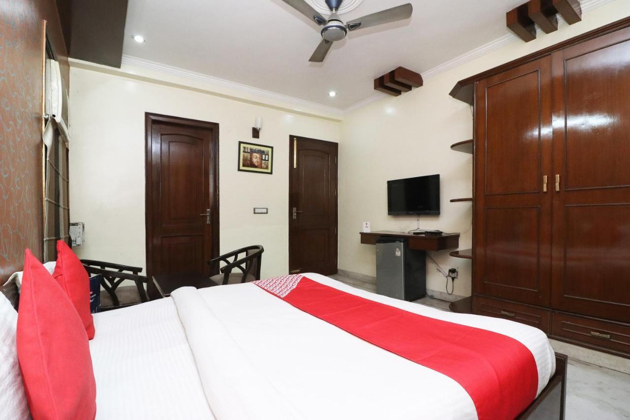 Oyo 15184 Dev Palace Hotel 3*