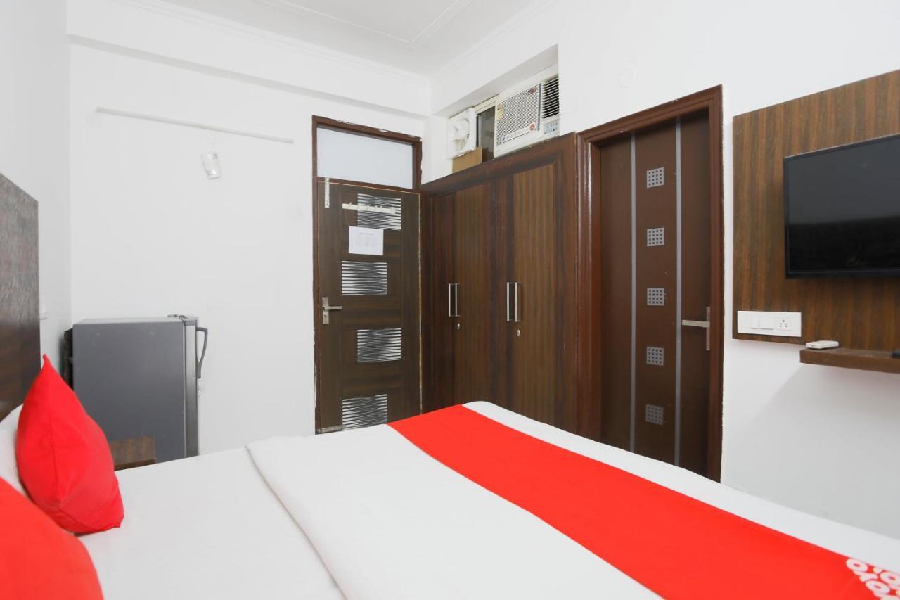 Hotel Oyo 71822 Oye Gurgaon