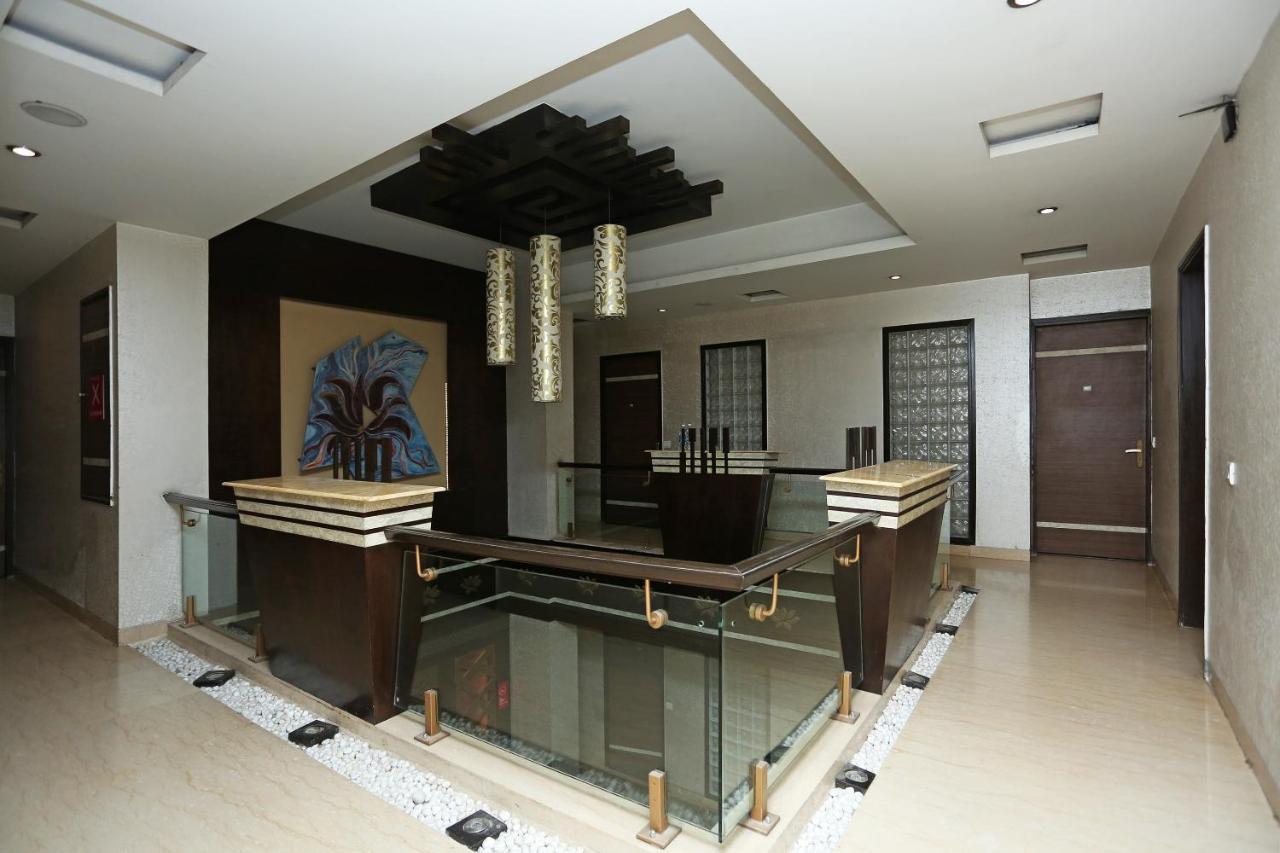 Oyo 386 Lotus Panache Hotel
