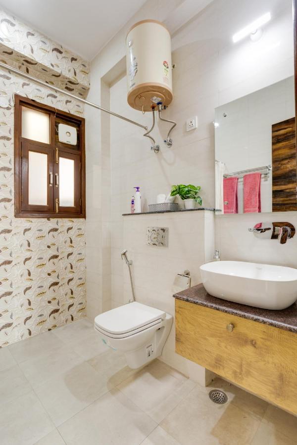 Hostie Eva Dreams - Private 2 Bhk Near Artemis, Medanta, Fortis Hospitals Apartment Gurgaon