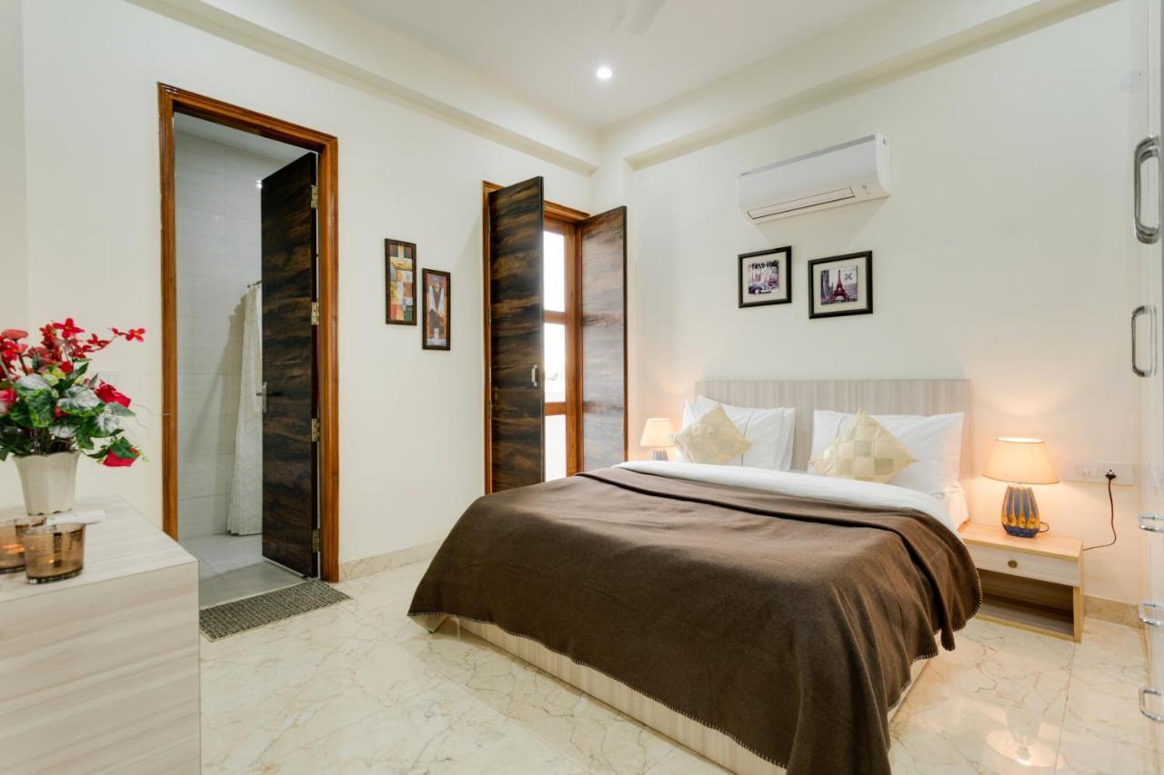 Hostie Eva Dreams - Private 2 Bhk Near Artemis, Medanta, Fortis Hospitals Apartment *