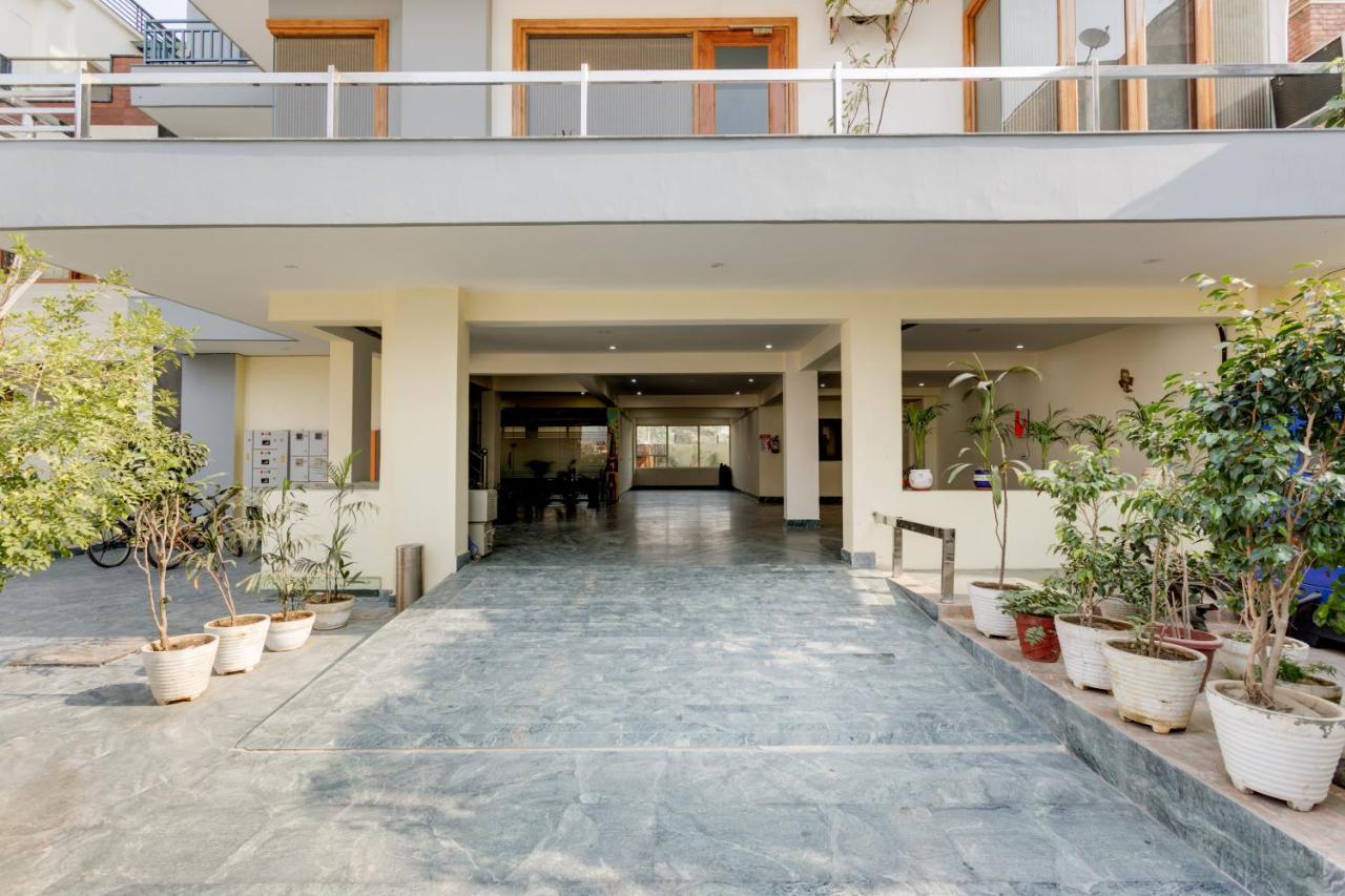 Hostie Eva Dreams - Private 2 Bhk Near Artemis, Medanta, Fortis Hospitals Apartment